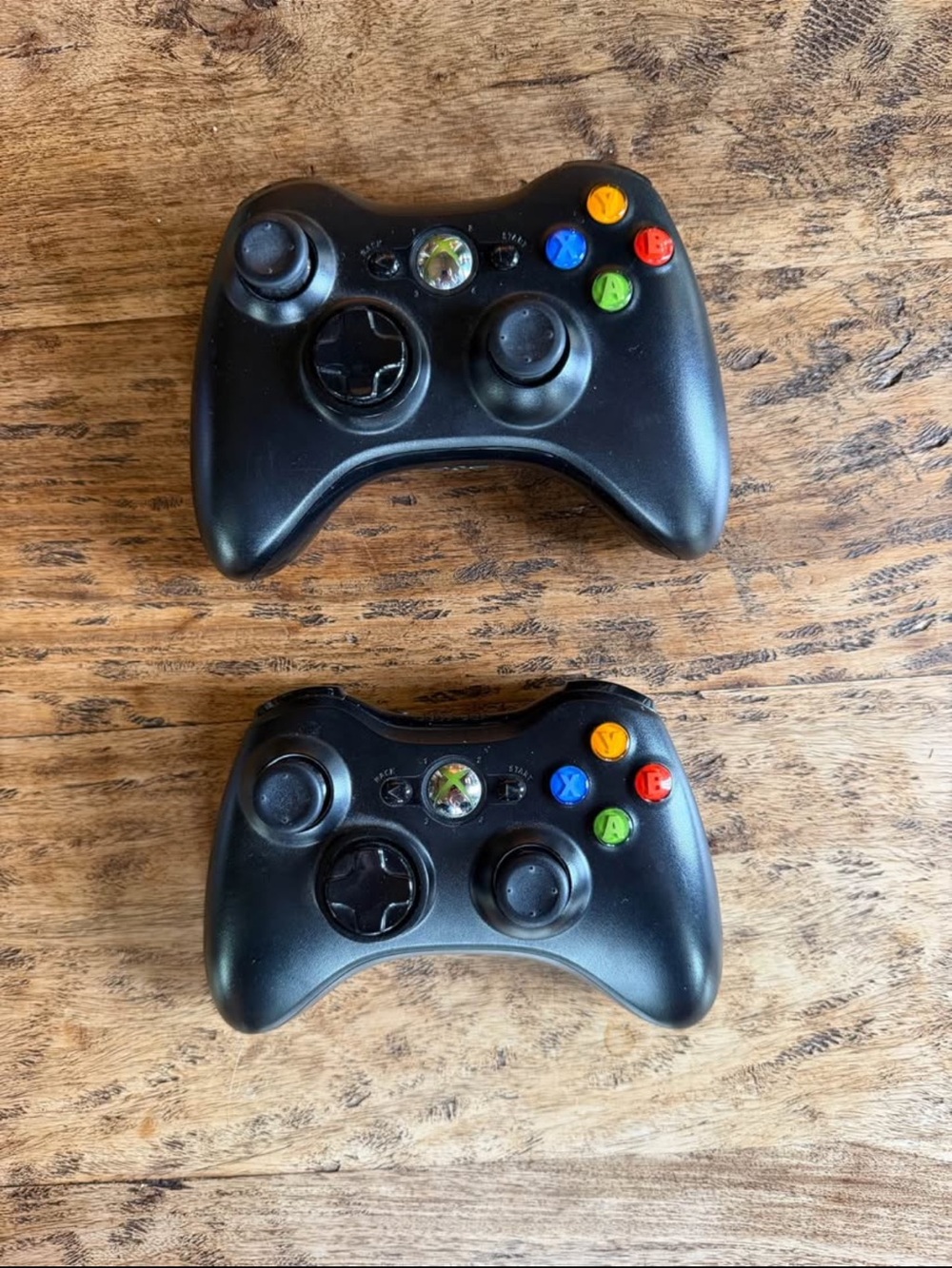 2 Xbox 360 Controller - Picture 2 of 4